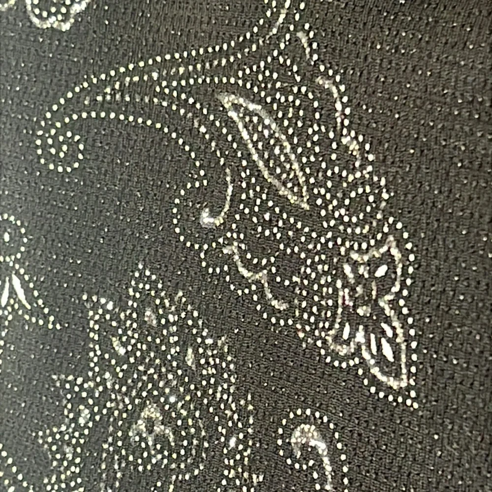 Dressbarn Womens Black Sleeveless Tank Top Blouse Glitzy Shimmery Size L - Picture 5 of 9
